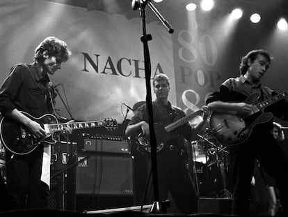 Concierto del grupo Nacha Pop en Madrid, en 1988. Antonio Vega es el primero por la izquierda. 