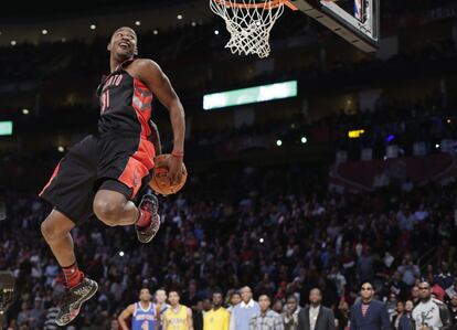 Terrence Ross, de los Toronto Raptors, durante el concurso de mates.