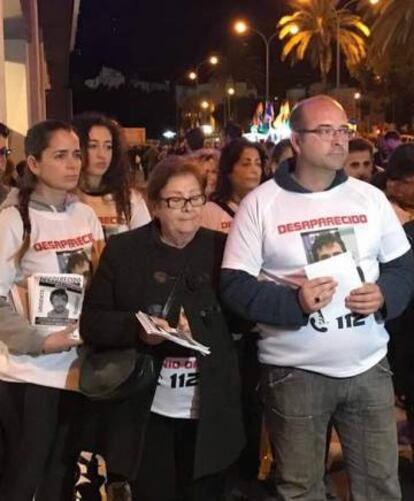 Familiares de Ortega en una concentración en Málaga.