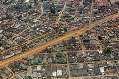 Vista aérea de la inmensa ciudad de Lagos (Nigeria).