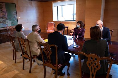 Los representantes de ERC y del Gobierno se reúnen en el Congreso en la primera ronda negociadora de los Presupuestos.