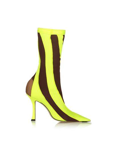 Propuestas de la colaboración entre Jimmy Choo y Mugler.
