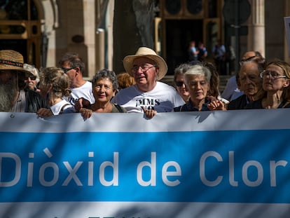 El agricultor Josep Pàmies (en el centro, con sombrero), en una manifestación en Barcelona en 2022.