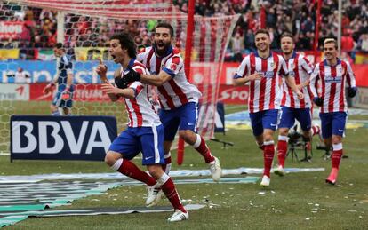 Tiago celebra el primer gol.