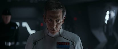 Ben Mendelshon es el Director Imperial Orson Krennic.