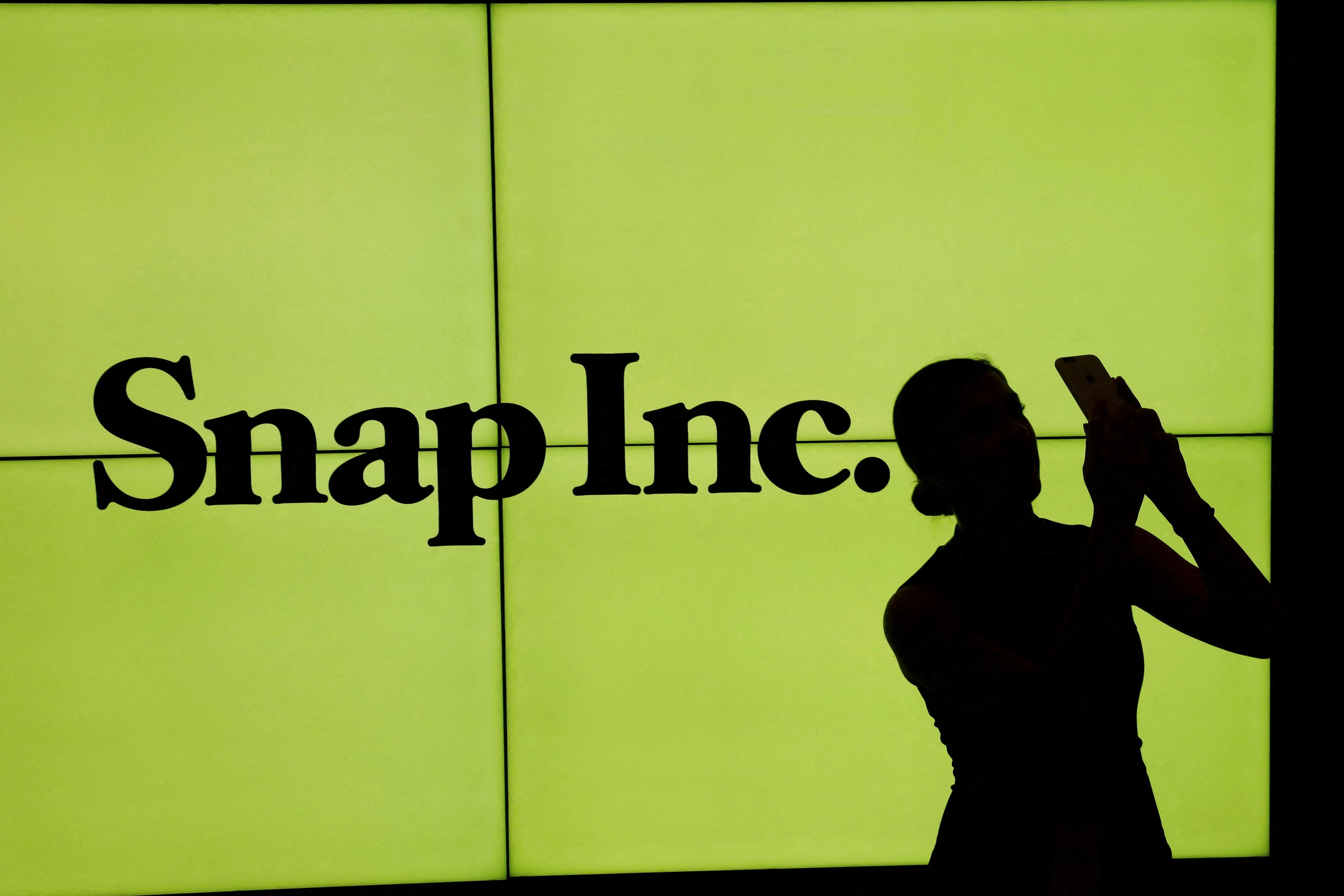 Snap despide a 1.000 empleados, el 16% de la plantilla, para reducir costes por la presión de la IA