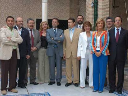 Esperanza Oña (a la derecha), en una foto de familia de los ponentes en Carmona (Sevilla) el 8 de septiembre.