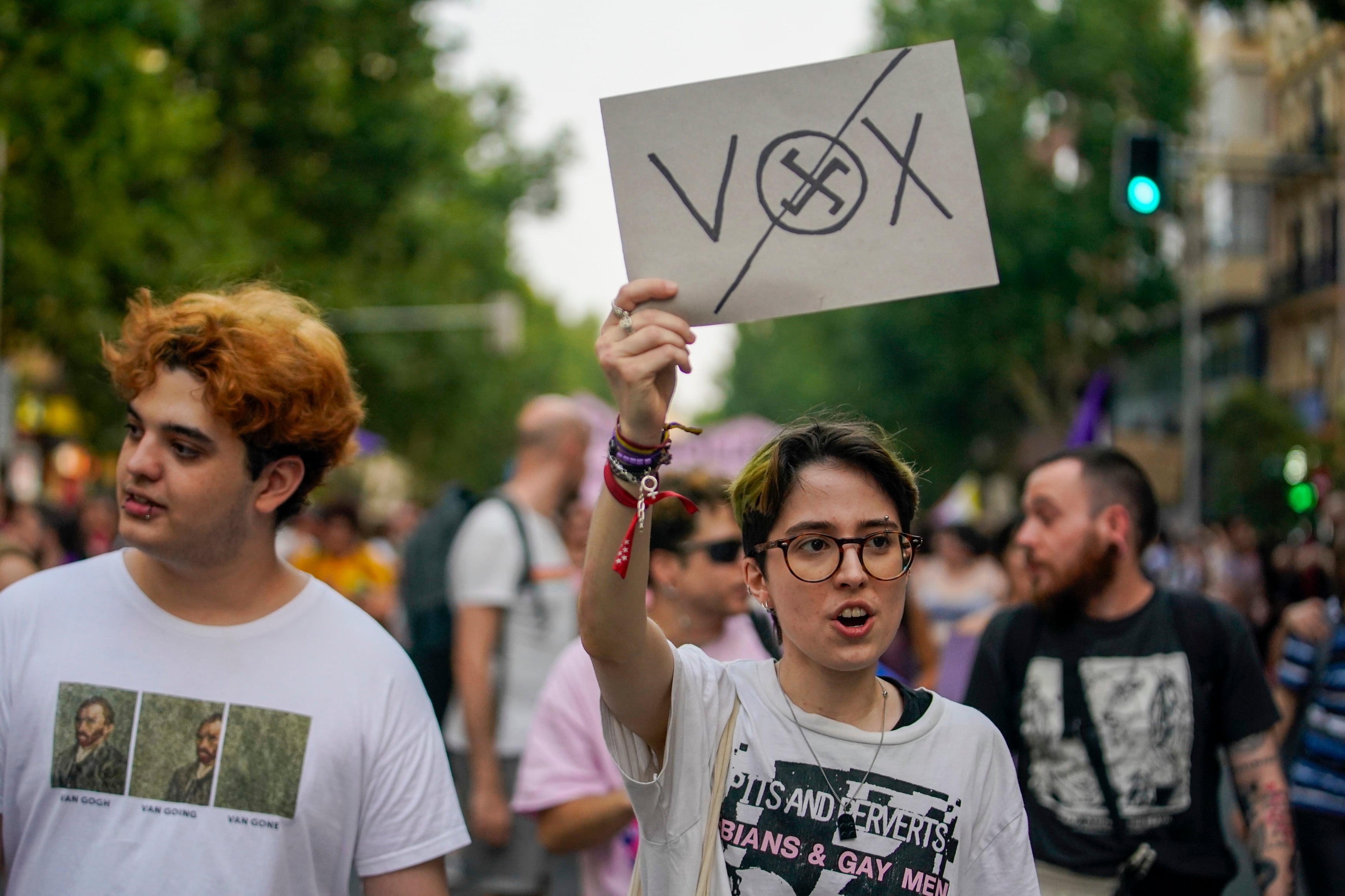 Una pancarta contra Vox en la manifestación del Orgullo Crítico en Madrid el domingo.