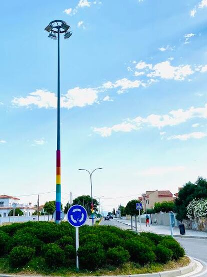 La recién bautizada Avenida de la Diversidad de Montroig del Camp (Tarragona<