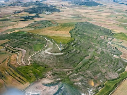 Imagen aérea del cerro de Castarreño, en Olmillos de Sasamón  (Burgos), al que puso cerco Augusto.