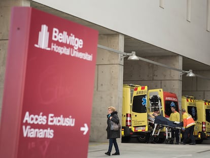 Acceso al servicio de urgencias del Hospital de Bellvitge, de Barcelona.