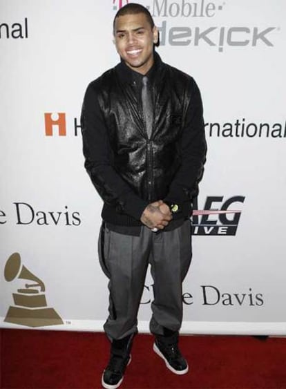 Chris Brown, en la fiesta previa a la entrega de los Grammy celebrada este viernes.