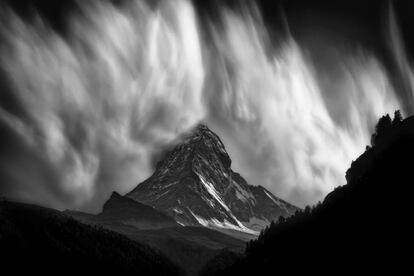 O fotógrafo conta que seu sonho de infância era escalar o Matterhorn.