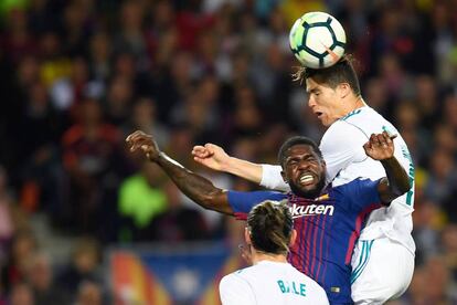 Ronaldo golpe la pelota ante Umtiti.