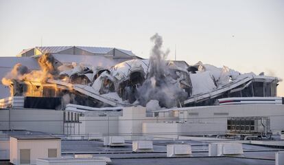 Demolición del estadio Georgia Dome en Atlanta, Georgia (Estados Unidos).