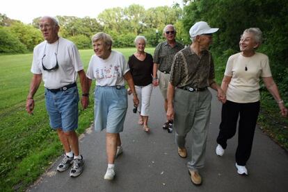 Un grupo de personas de la tercera edad en Albert Lea, Minnesota.