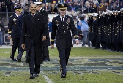 Obama asiste a un partido de fútbol entre militares el sábado en Landover (Maryland).
