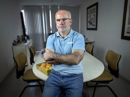 El secretario general de la Unió Llauradora i Ramadera, Carles Peris, el pasado viernes en las oficinas de la organización agraria en Valencia.