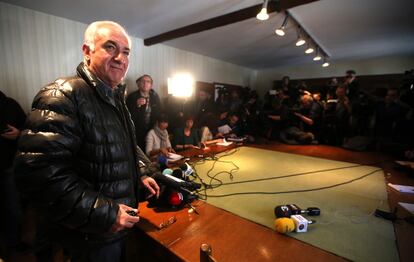 Rueda de prensa de Francis Hermitte, alcalde de la localidad francesa de Seyne-les-Alpes, en la que ha explicado que acogern a los familiares de las vctimas del accidente areo ocurrido el martes.