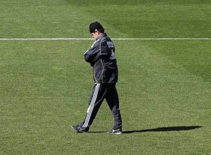 Fabio Capello, pensativo durante un entrenamiento en la Ciudad Deportiva.