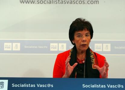 Celaá, durante su rueda de prensa en Bilbao.