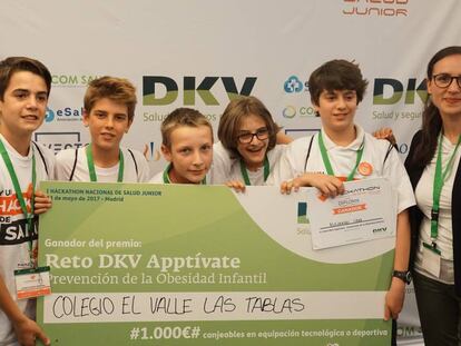 Estudiantes del Colegio El Valle-Las Tablas reciben el premio del  &#039;Hackathon de Salud Junior&#039;. 