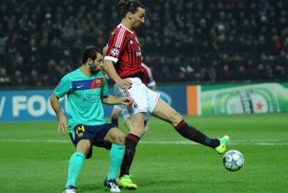 Mascherano marca a un delantero de la talla de Ibra, el pasado miércoles en Milán.