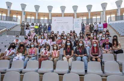 Inspiring Girls y Fundación Cepsa organizan 'Chicas con Energía', una actividad diseñada para fomentar carreras STEM entre las más jóvenes y acercar a mujeres referentes a niñas en edad escolar con el fin de aumentar sus aspiraciones.