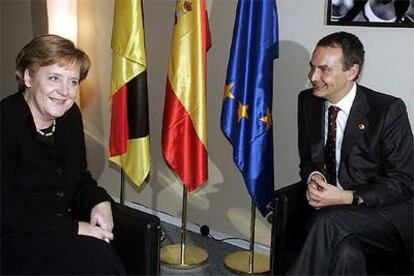 La canciller alemana, Angela Merkel, y José Luis Rodríguez Zapatero, en noviembre en Barcelona.