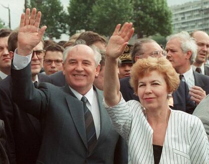 El expresidente sovi&eacute;tico Mijail Gorbachov y su esposa Raisa.