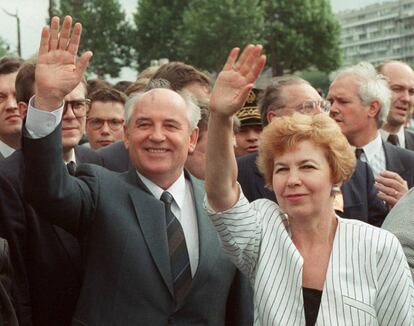 El expresidente soviético Mijail Gorbachov y su esposa Raisa.
