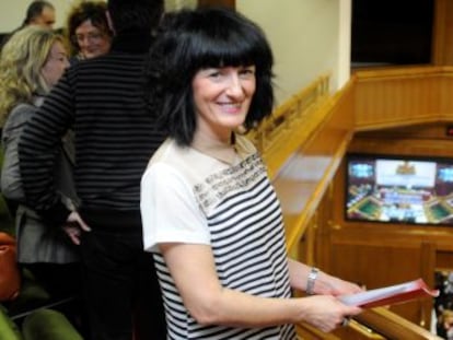 La nueva directora general de EiTB, Maite Iturbe, esta mañana en la tribuna de invitados del Parlamento.