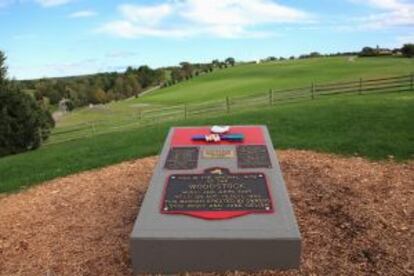 Monumento en el lugar donde se celebró el mítico festival de Woodstock de 1969, en Bethel (Nueva York).