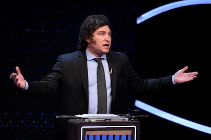 Javier Milei, durante el debate este domingo en Buenos Aires.