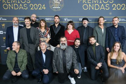 El equipo de 'La Revuelta' durante el 'photocall' previo a la gala de los Premios Ondas.