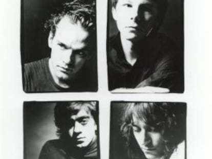 R.E.M., en sus años de gloria juvenil de los ochenta. De arriba abajo y de izquierda a derecha: Michael Stipe, Mike Mills, Bill Bery y Peter Buck.