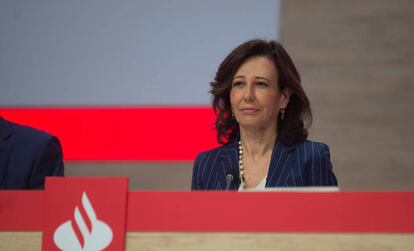 Ana Botín, presidenta de banco Santander, durante una junta de accionistas.