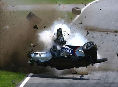 Imagen del espectacular accidente del piloto Robert Kubica en el circuito de Montreal