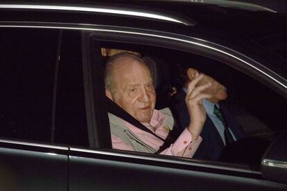  El rey Juan Carlos en su llegada a la Clínica Quirón de Pozuelo de Alarcón, este viernes.