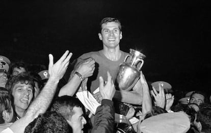 Cuatro años después, en 1968, Giacinto Facchetti, capitán de la selección italiana, compartía con los aficionados del Olímpico de Roma el título de la Eurocopa. Era un título conseguido de nuevo por el país anfitrión. Con la organización del Europeo de 1980, Italia se convertiría en el primer país en albergar en dos ocasiones el torneo.