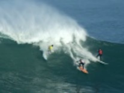 El hawaiano Billy Kemper gana un campeonato inédito en el circuito que selecciona las olas más grandes del mundo