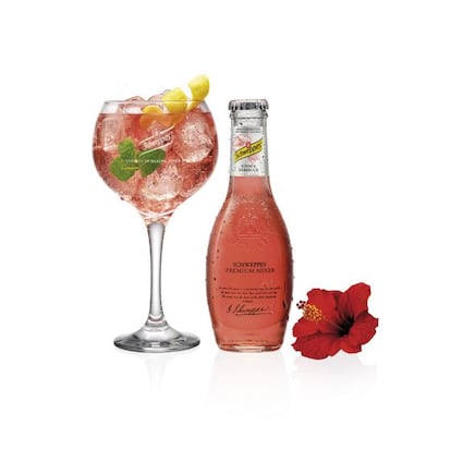 Tónica Schweppes premium mixer de hibiscus.