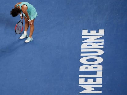 Carla Su&aacute;rez se lamenta durante el partido contra Wozniacki.