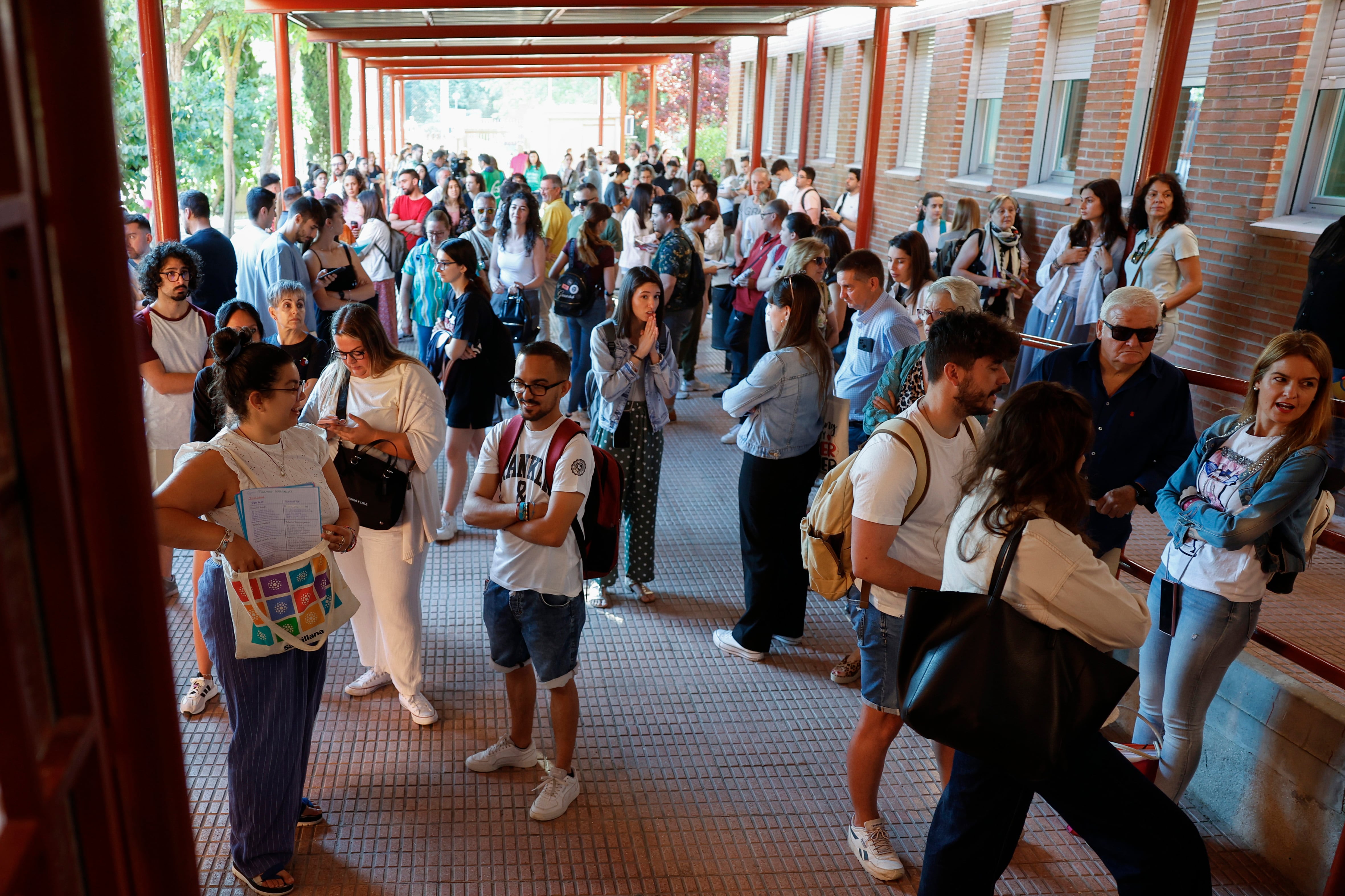 Atraer mejores profesores, no más