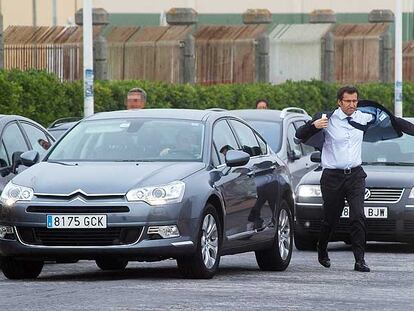 Feijoó utiliza un Citroën C5 para ir la los mítines