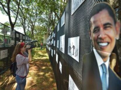Exposición de caricaturas realizadas con motivo del viaje del presidente Barack Obama a África.