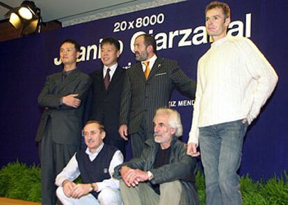 Arriba, Han Wang-Yong, Um Hong-Gil, Juanito Oiarzabal y Alberto Iñurrategi. Abajo, Krzyztof Wielicki y Sergio Martini.