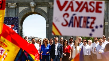 Concentración del PP en la Puerta de Alcalá (Madrid) este domingo.