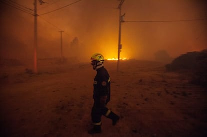 Entre els ferits hi ha cinc bombers. Milers de persones han estat evacuades.