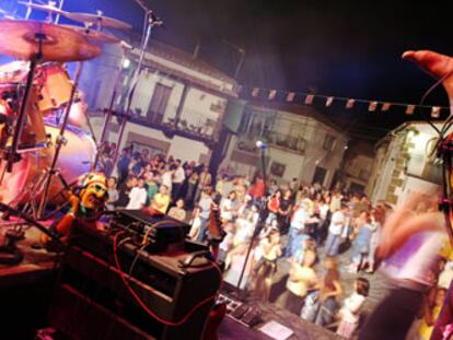 La Orquesta Gaudí anima este verano las fiestas de 44 pueblos.